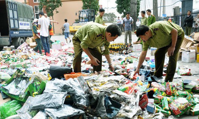 Nở rộ buôn lậu qua thương mại điện tử, đường bưu chính, hàng không